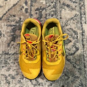 Nike Metcon 7 X Pollen Black Volt Pale Coral New Shoes DA8110-721 Men's 8.5